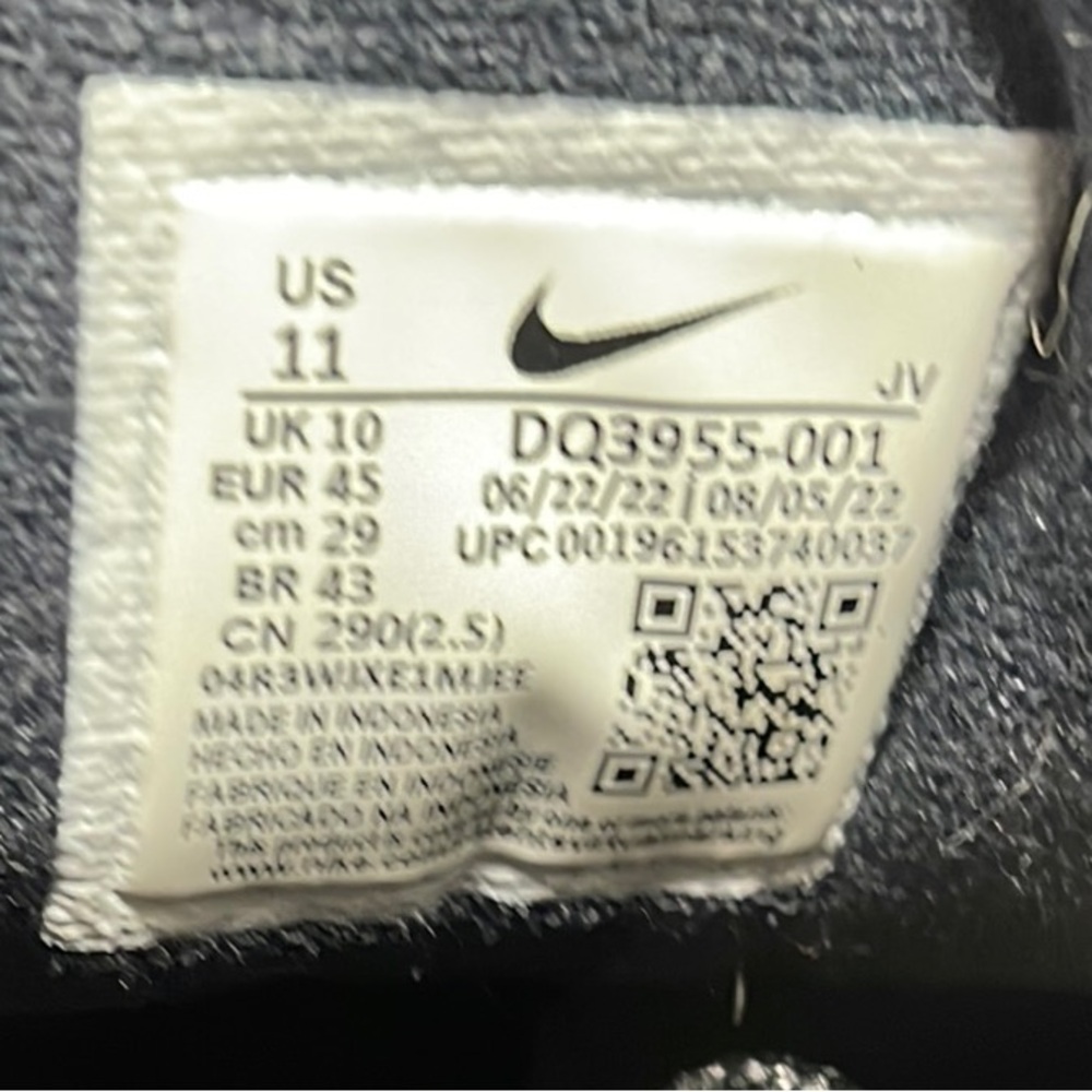 Nike Air Max 97 Black and Blue Sneakers with Air Cushioning - Picture 9 of 14